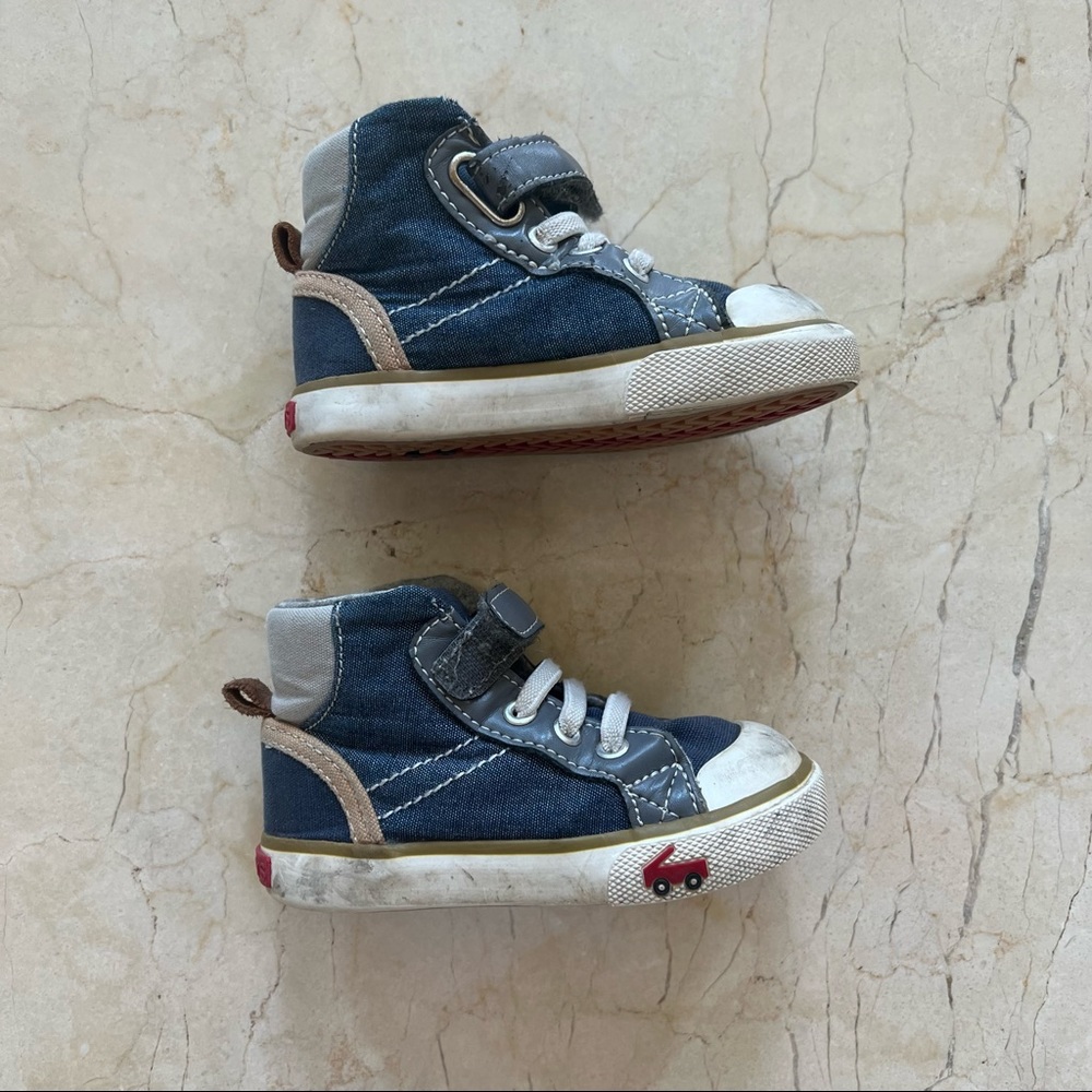 See Kai Run Childrens Shoes Sz 5 Jean Distressed